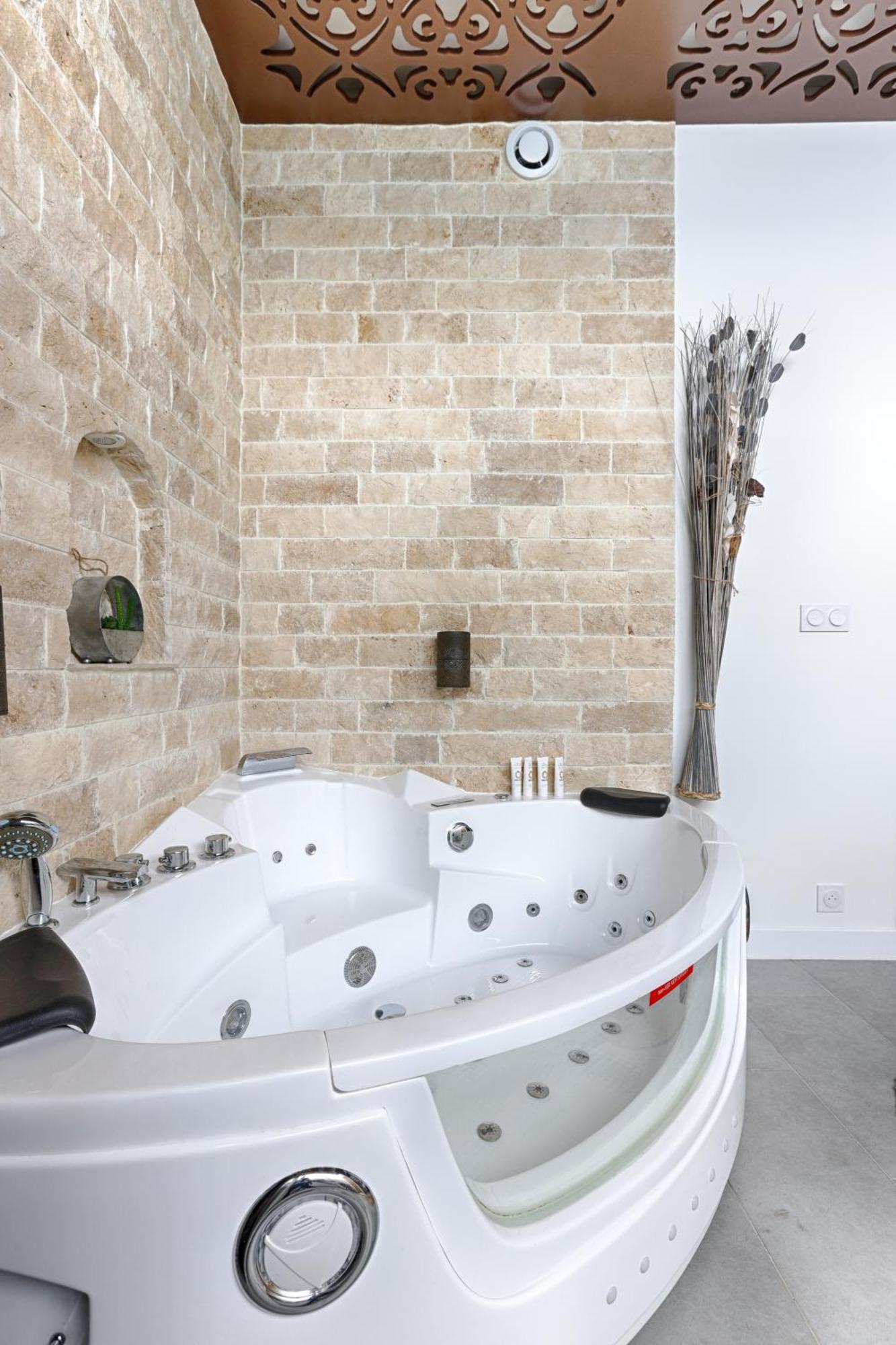 Mykeypers - Lovely Studio With Jacuzzi Paris Eksteriør billede